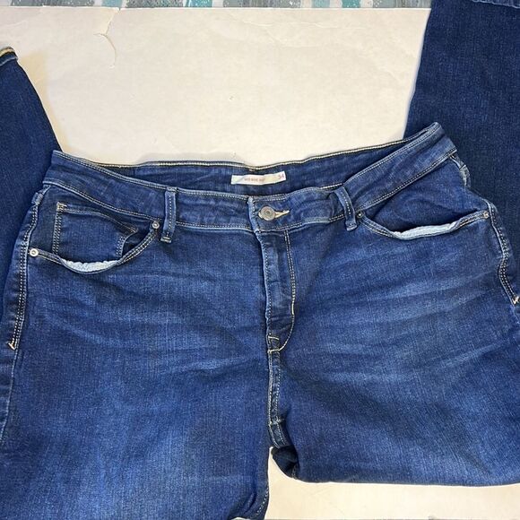 Levi plus size mid rise skinny jeans - Picture 2 of 7